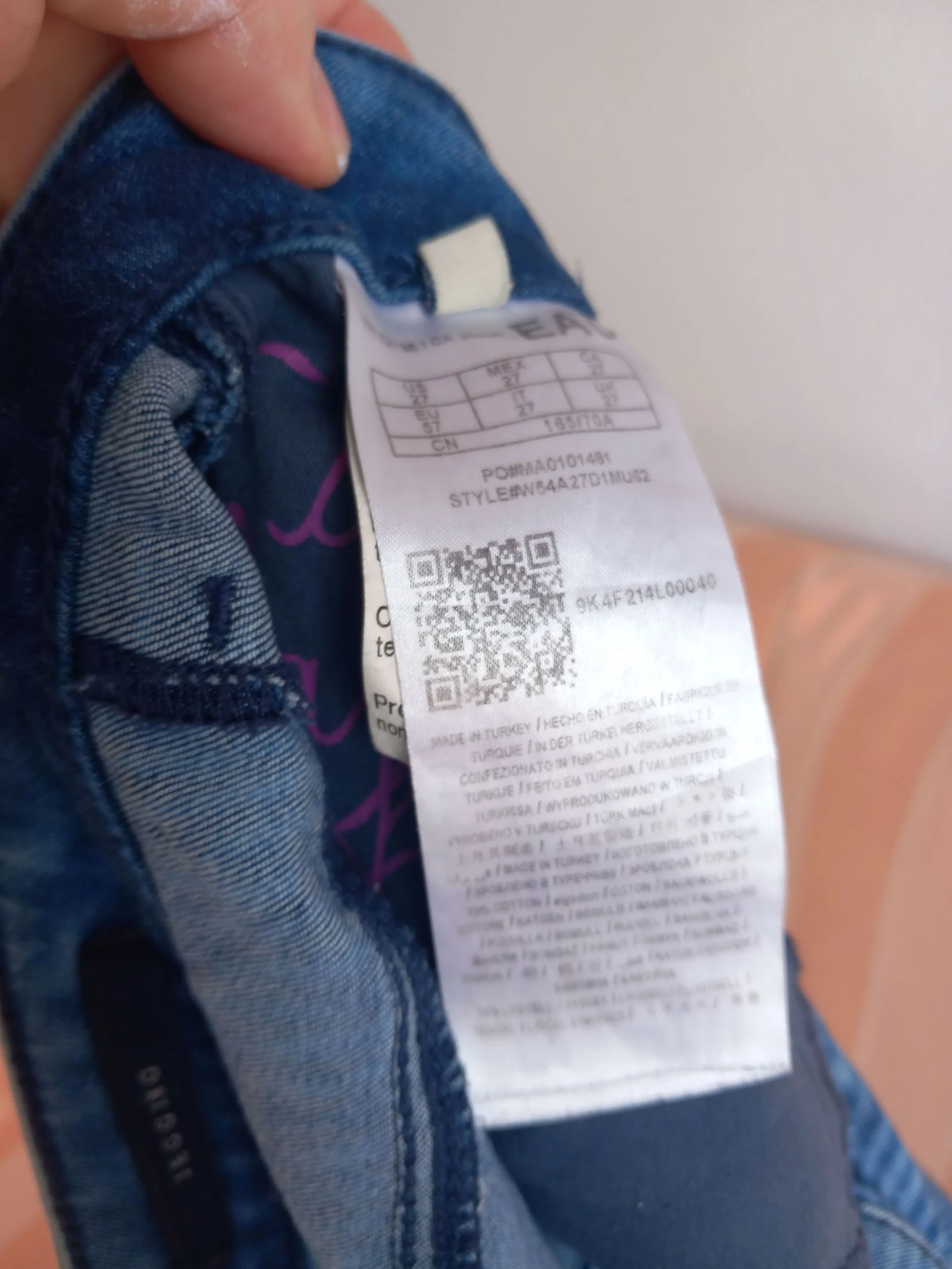 Jean marque Guess, taille S – photo 5